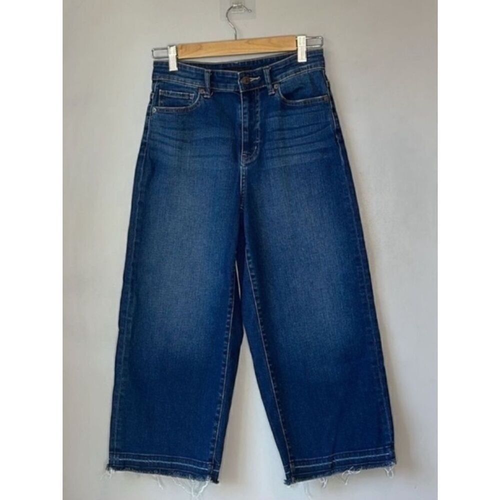 Uniqlo Wide Leg Crop Jeans Raw Hem High Rise